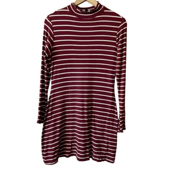 Women's L Lulus Maroon and White Ribbed Striped Dress Lettuce Edge Ruffles - Picture 1 of 9